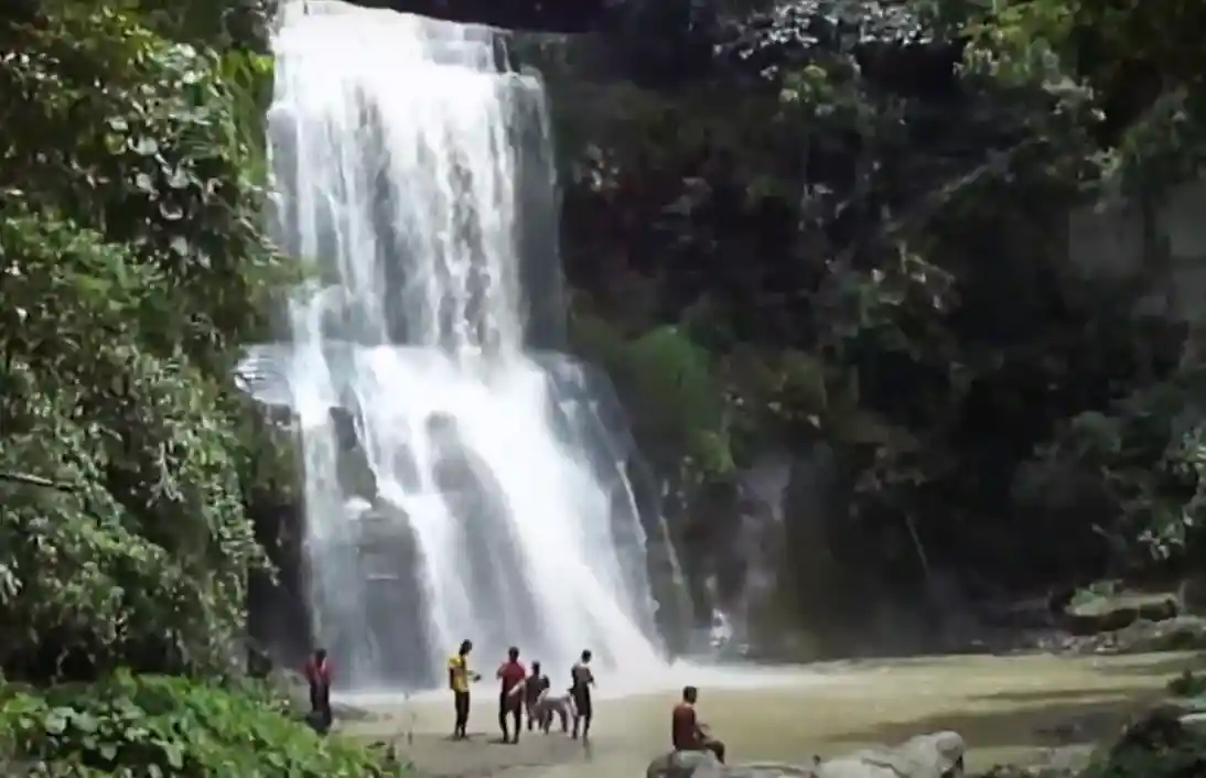 Parikunda Waterfall