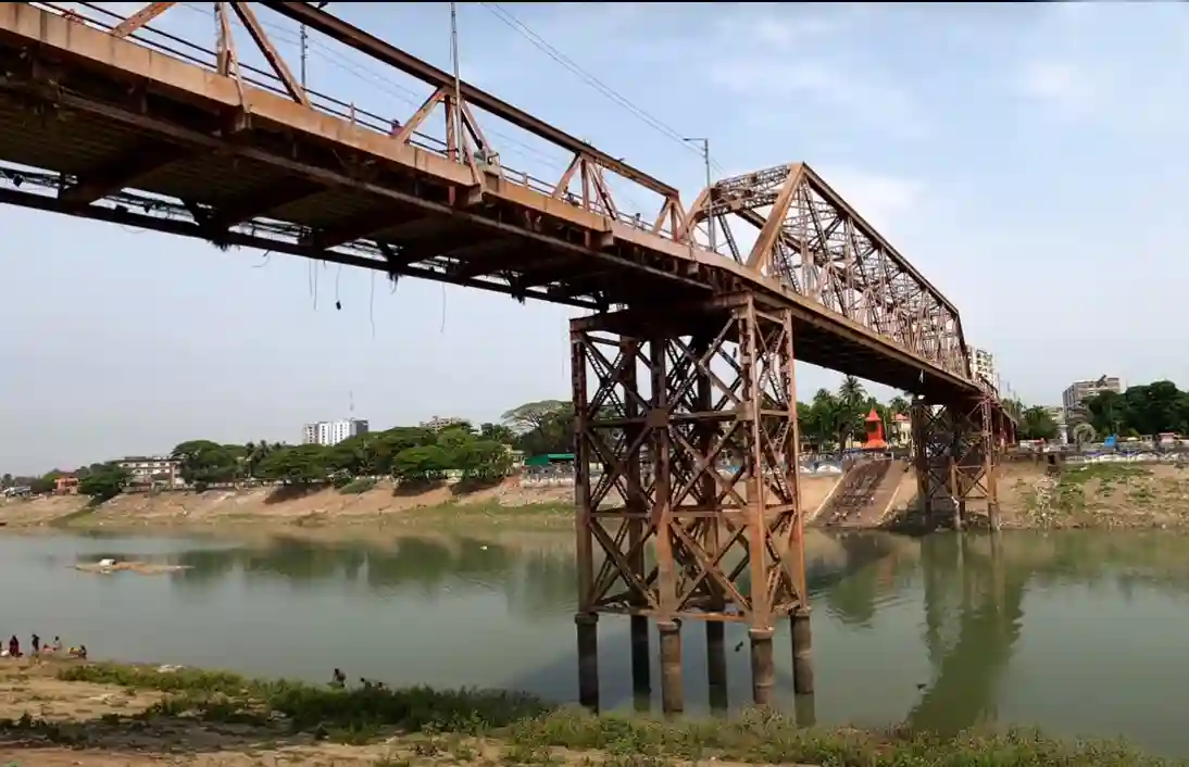 Historical Kin Bridge 